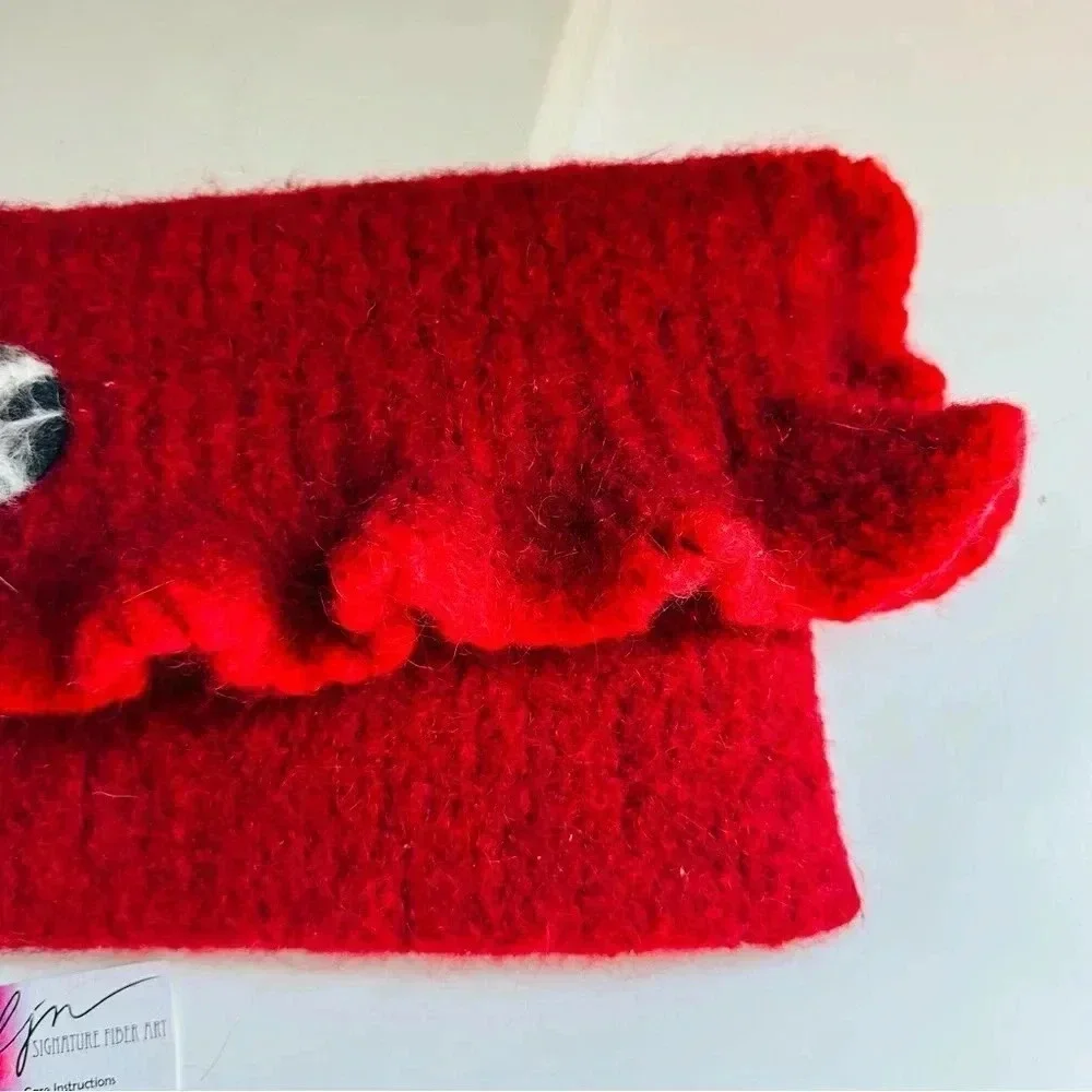 NWOT LJN Signature Fiber Art One Of A Kind Wearable Art Wool Feather Clutch Bag